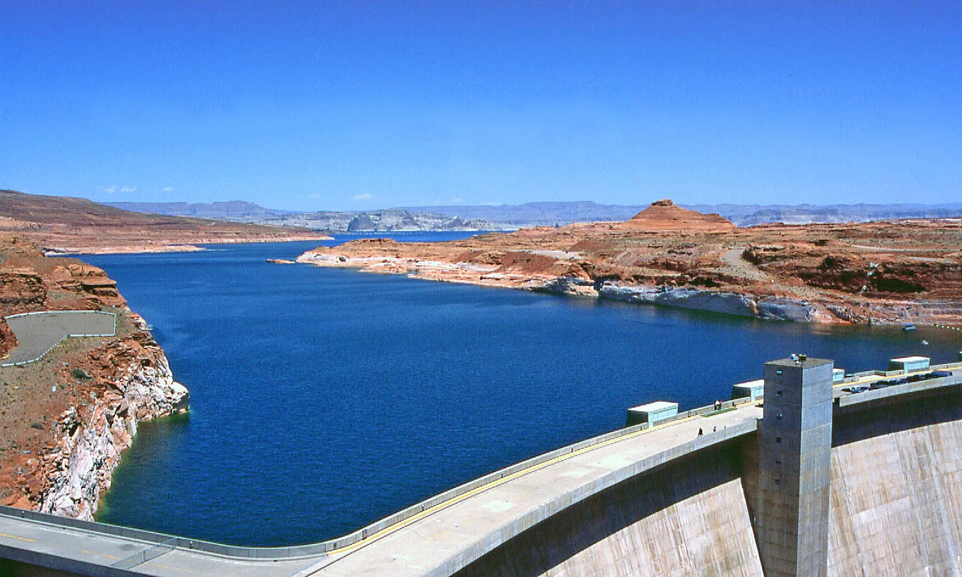 Le lac Powell et le barrage de Glen Canyon
